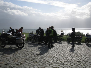 Motorradgruppe an der Ostsee